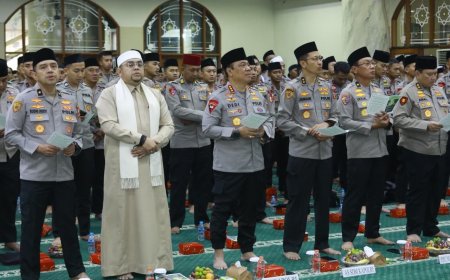 *Maulid Nabi di Masjid Al-Ikhlas, Wakapolri Ajak Doa Bersama untuk Keselamatan Negeri*