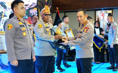 *Kapolri: Kompolnas Awards Motivasi Polri Berikan Pelayanan Terbaik*